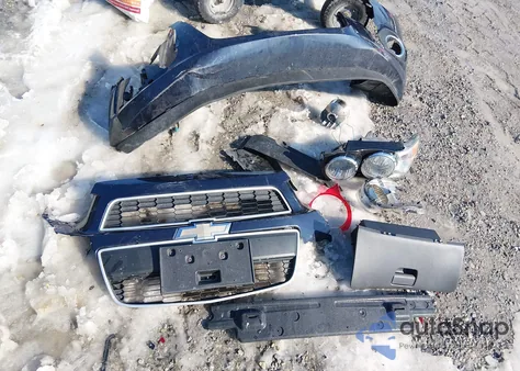 2015 Chevrolet Sonic Lt Auto z USA, uszkodzony, nr VIN 1G1JC5SB9F4181956